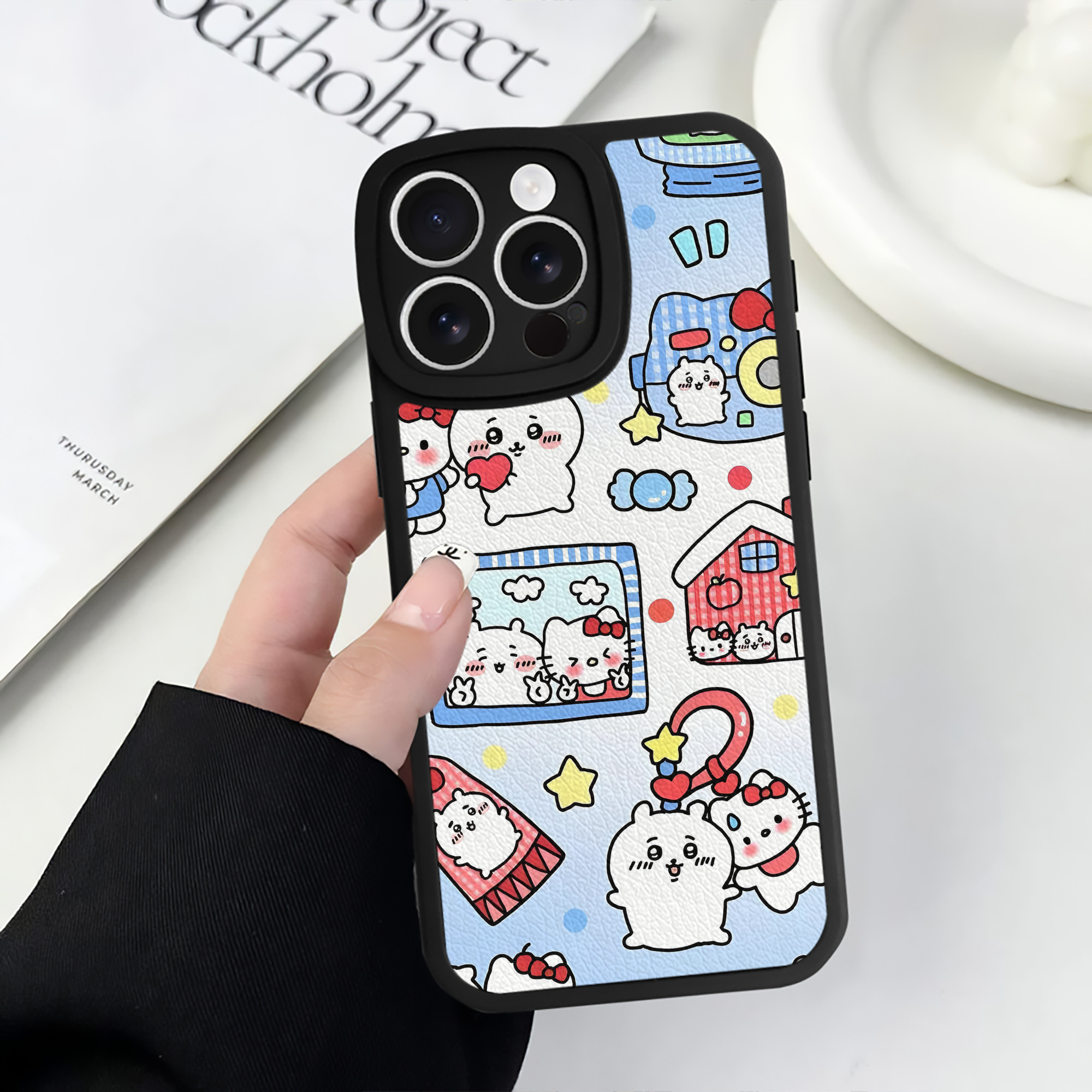 （画像用） ちいかわ Chii-kawa 【iPhone 16シリーズ対応】シリコンスマホケース（レザー調） 材質：シリコン